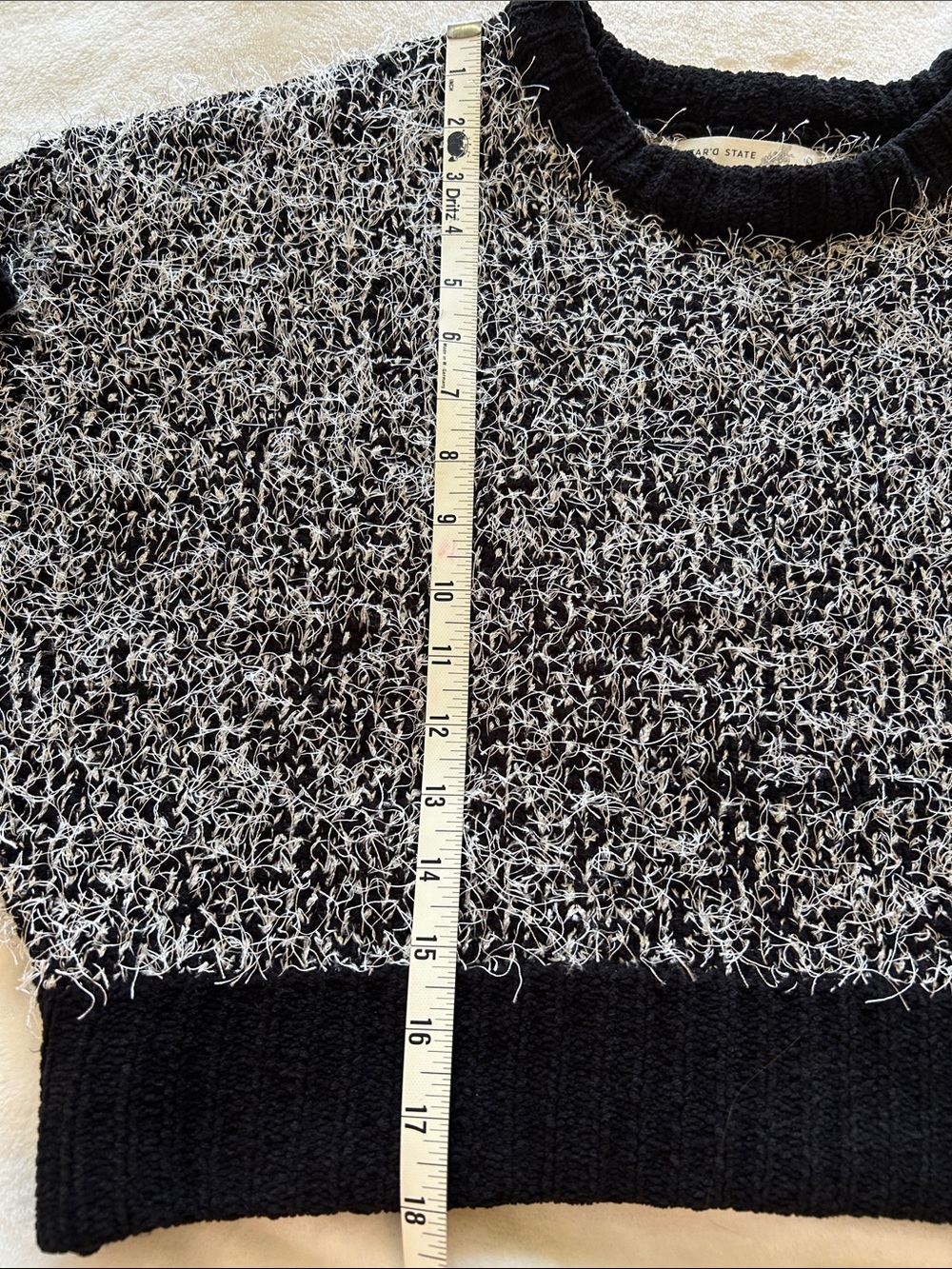 Altar'd State Contemporary Black & White Fuzzy Crewneck Sweater Size L - Picture 4 of 9